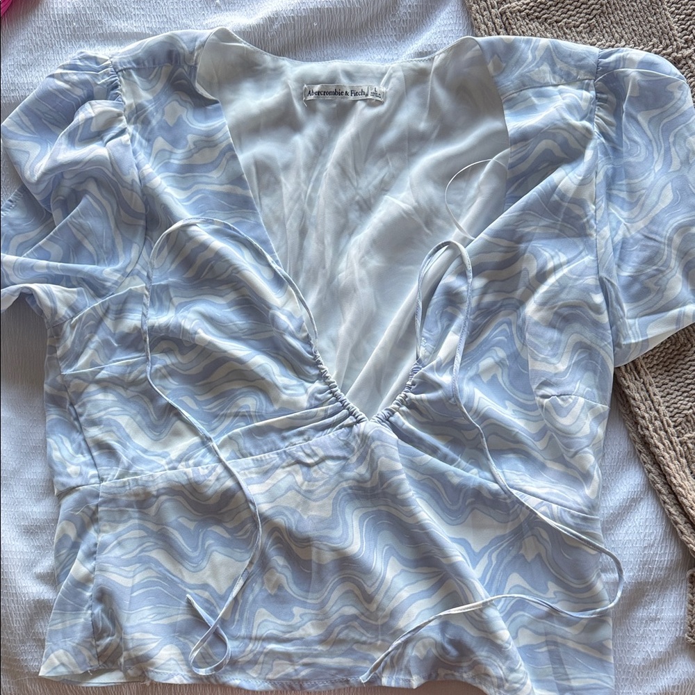 Abercrombie & Fitch Swirl Patterned Blouse